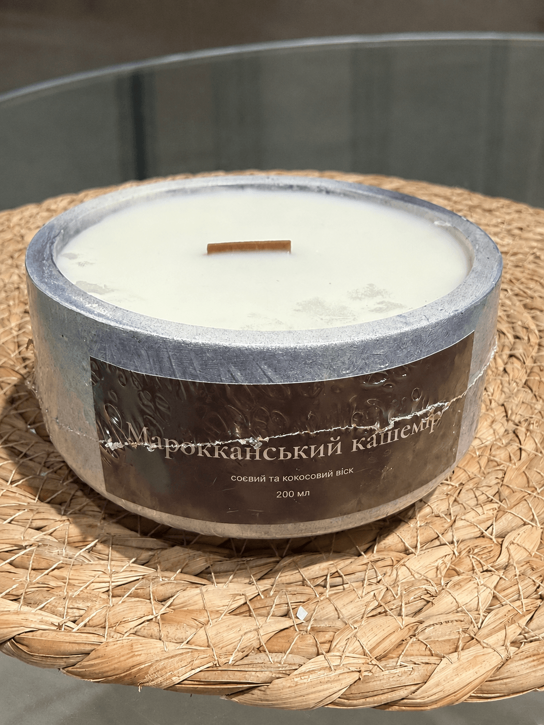 Свічка у гіпсовому кашпо