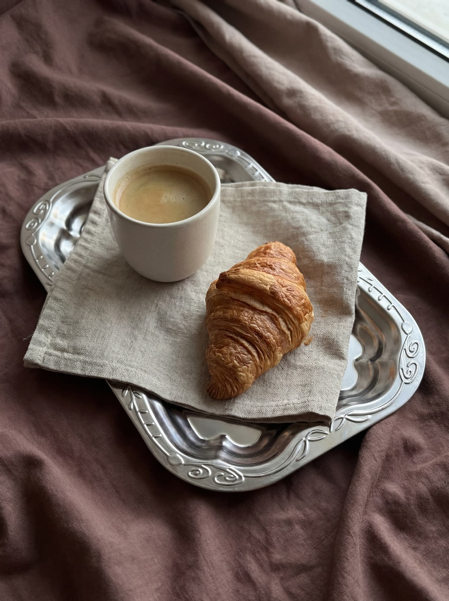 Декоративний металевий піднос Norée